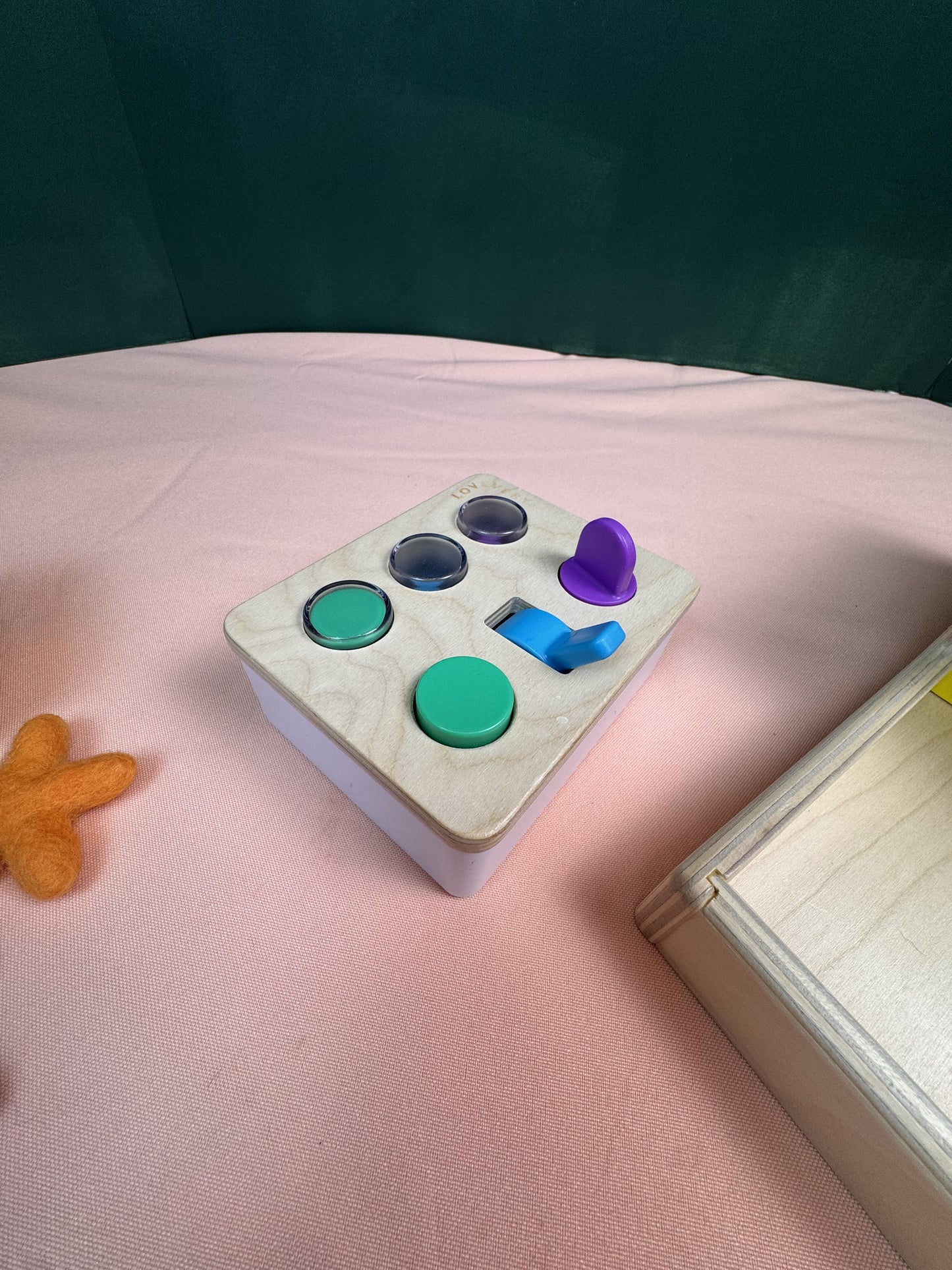 Lovevery Object Permanence Montessori Toy Set Ball Drop Sensory Buttons Felt Stars #920