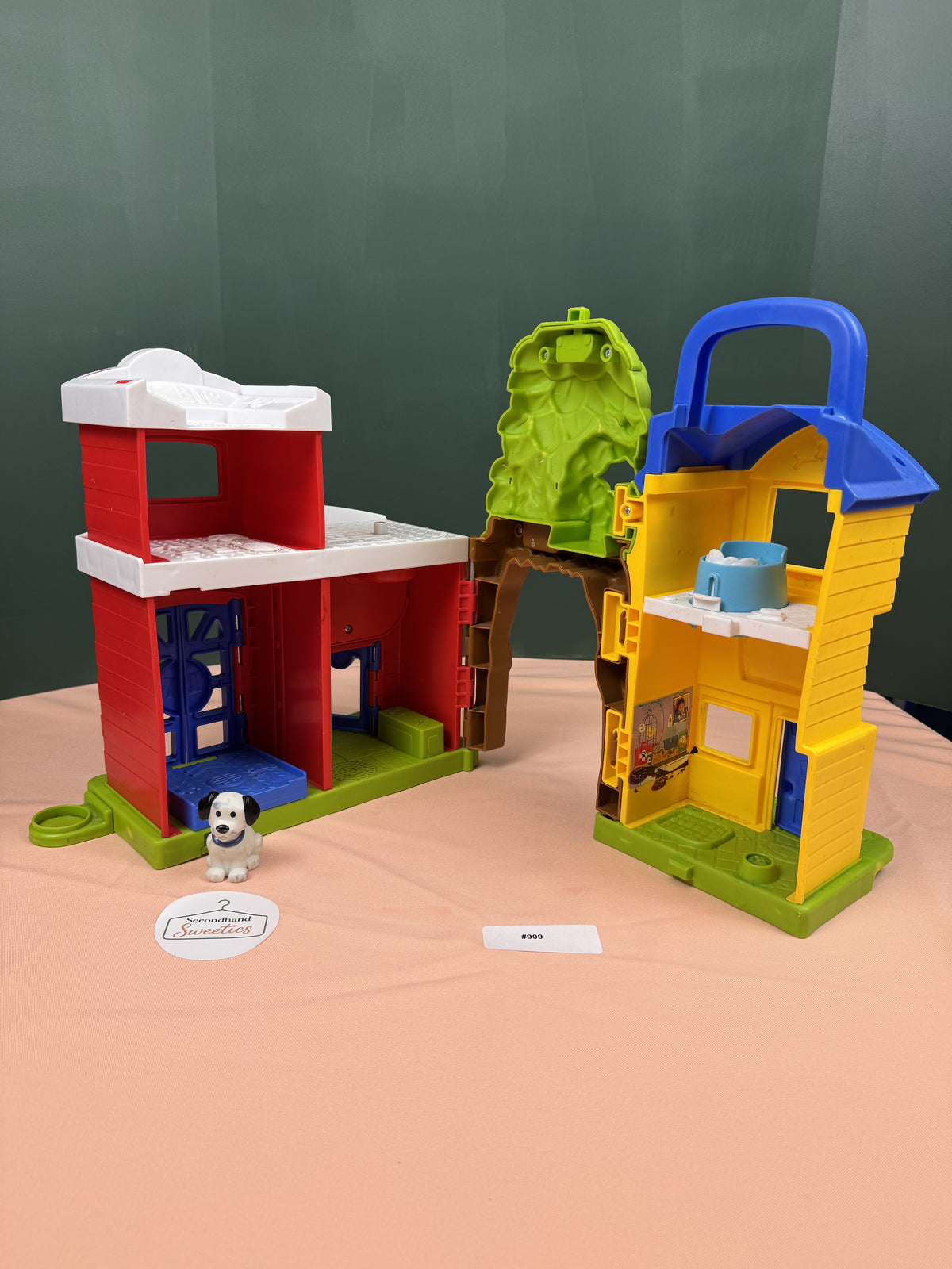 Fisher Price Little People 2-in-1 Pet Vet Clinic & Treehouse Playset | Carry-Along Playset | Lot #909
