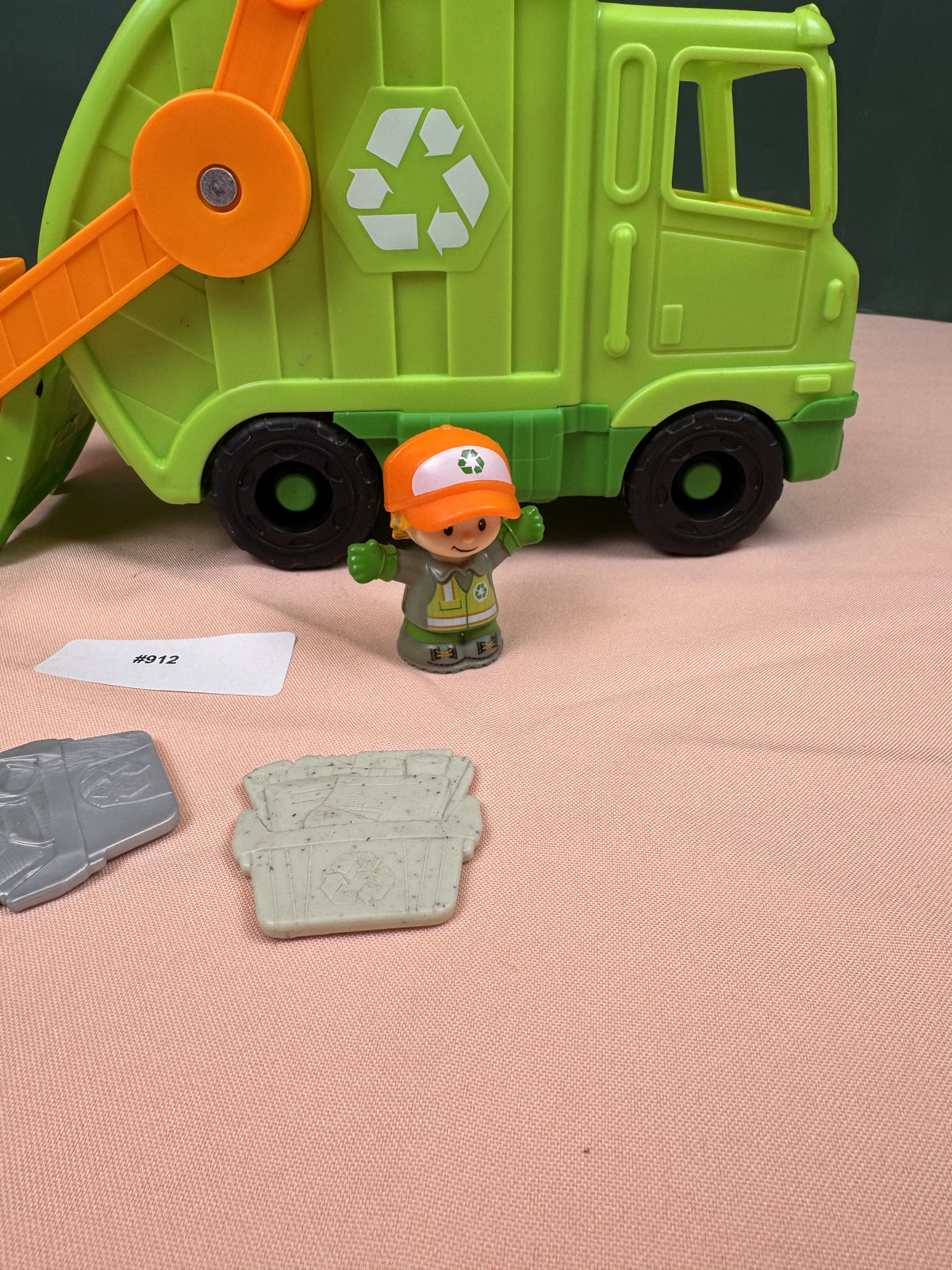 Fisher-Price Little People Recycling Garbage Truck with Worker & Recycling Bins | Lot #912