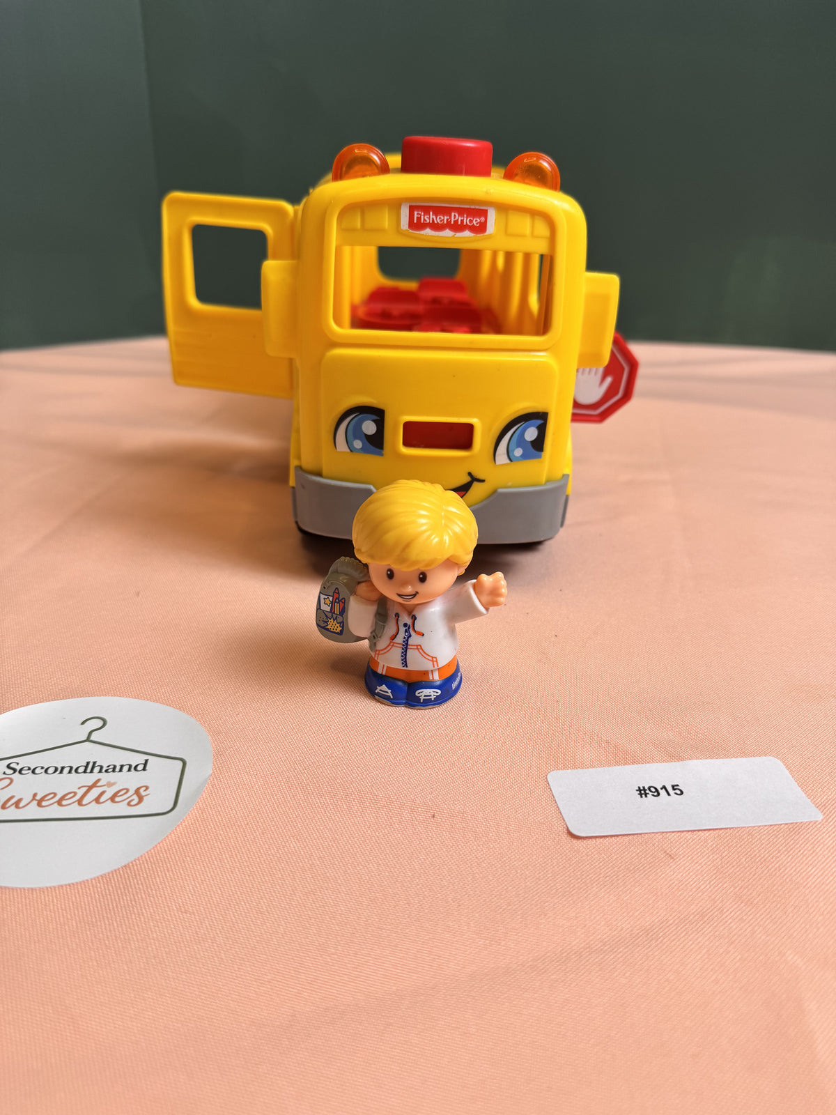 Fisher-Price Little People School Bus with Student Figure | Lot #915