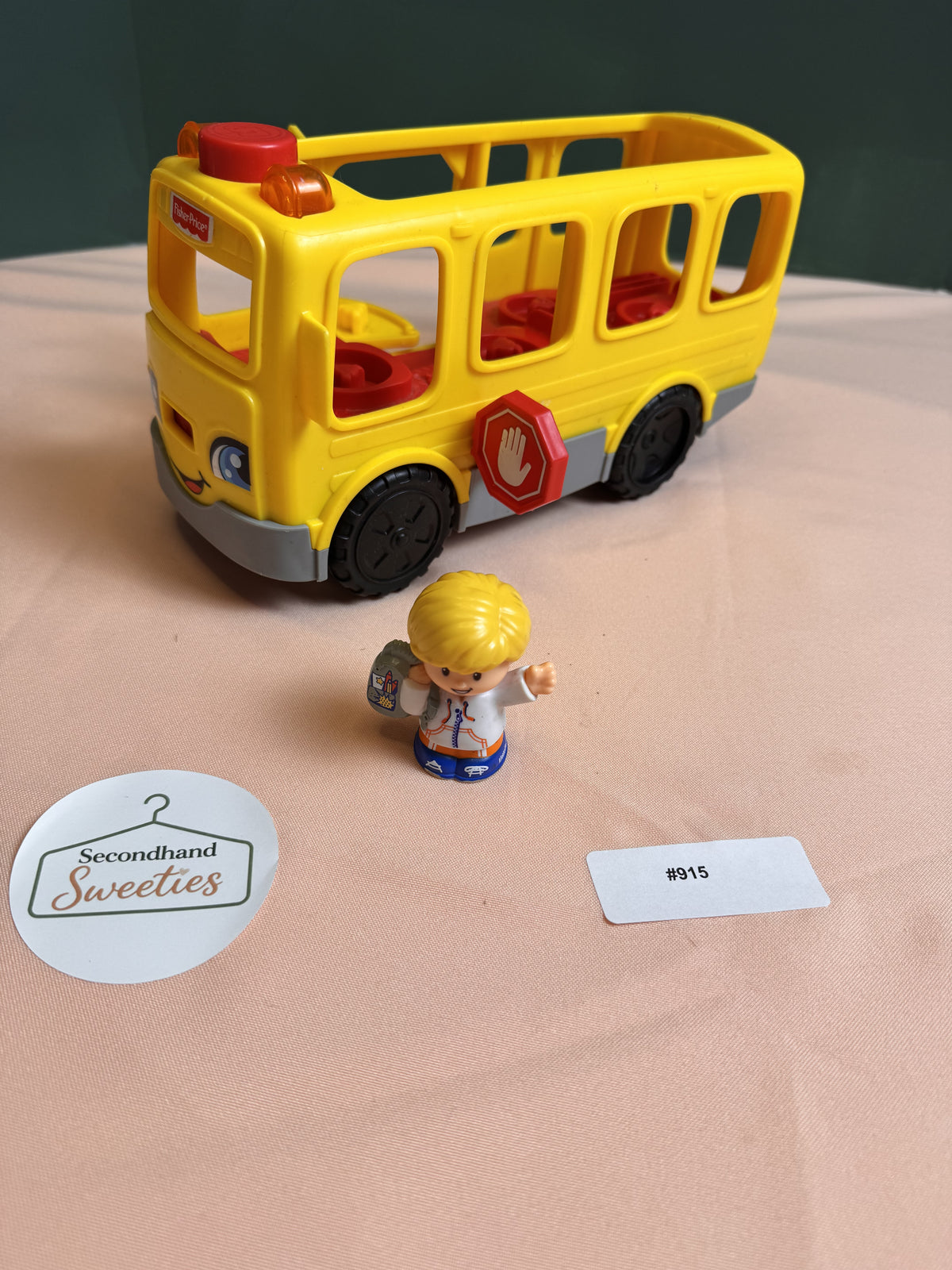 Fisher-Price Little People School Bus with Student Figure | Lot #915