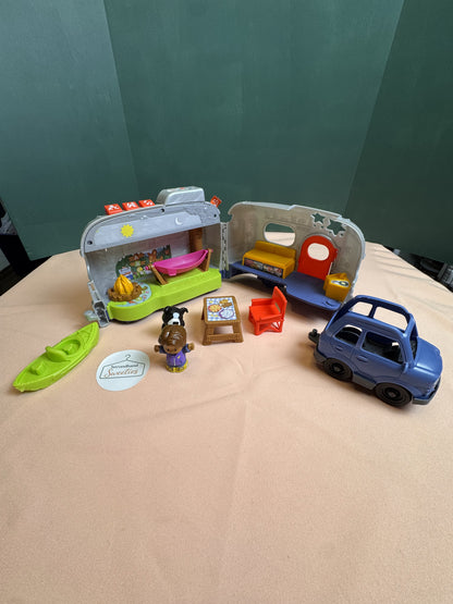 Fisher-Price Little People Camper Set with Car, Figure & Accessories | Lot #916