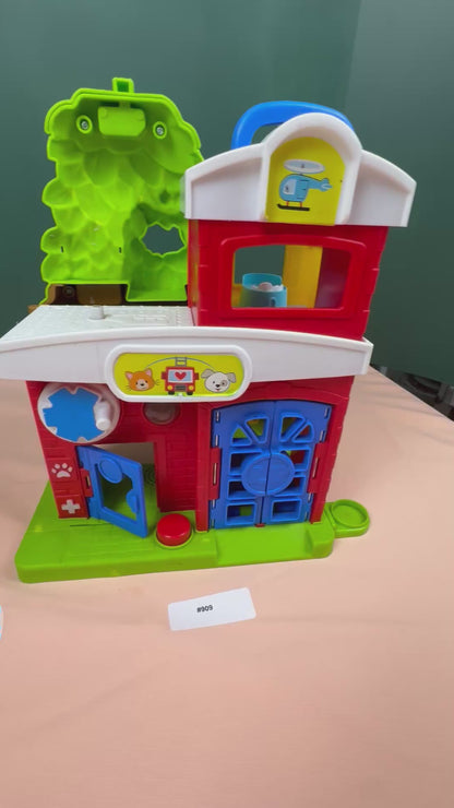 Fisher Price Little People 2-in-1 Pet Vet Clinic & Treehouse Playset | Carry-Along Playset | Lot #909